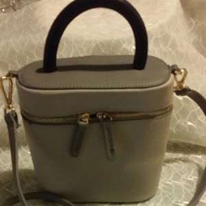 Crossbody handbag